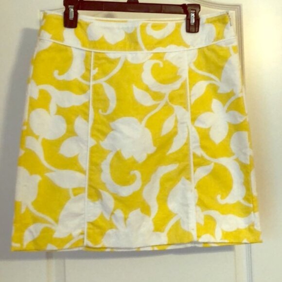 Dresses & Skirts - 3/25$🐰Ladies short skirt